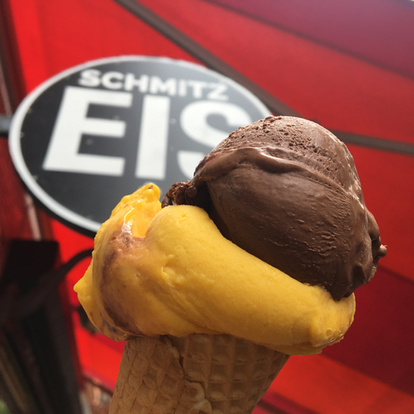 Schmitz Eis . Eisdiele mit veganem Eis