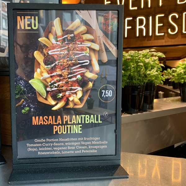 Frittenwerk Masala Plantball Poutine